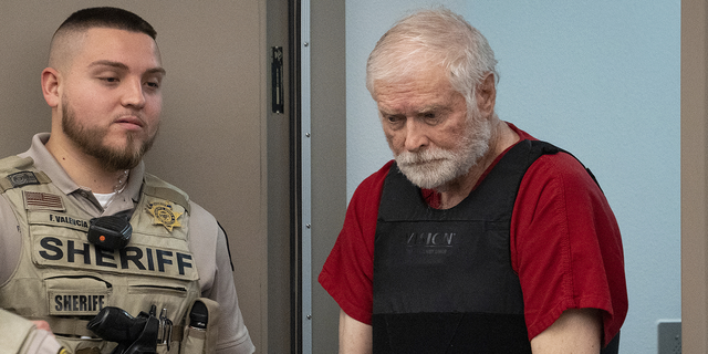 Arizona: Judge Declares Mistrial in Case of Old Man Who Shot Mexican Invader