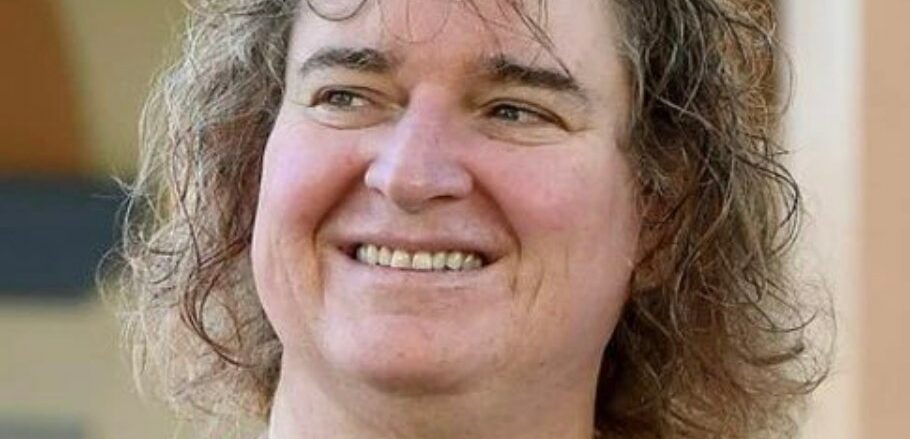 Australia: Tranny Named Tickle Sues Lesbian App Named Giggle for Banning Non-Biofrontholes