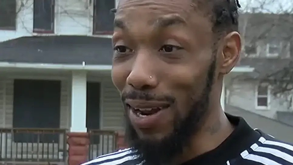 Rare Black Man with a Job and 10 Kids Gets Held at Gunpoint for Giving a Discount to Customer