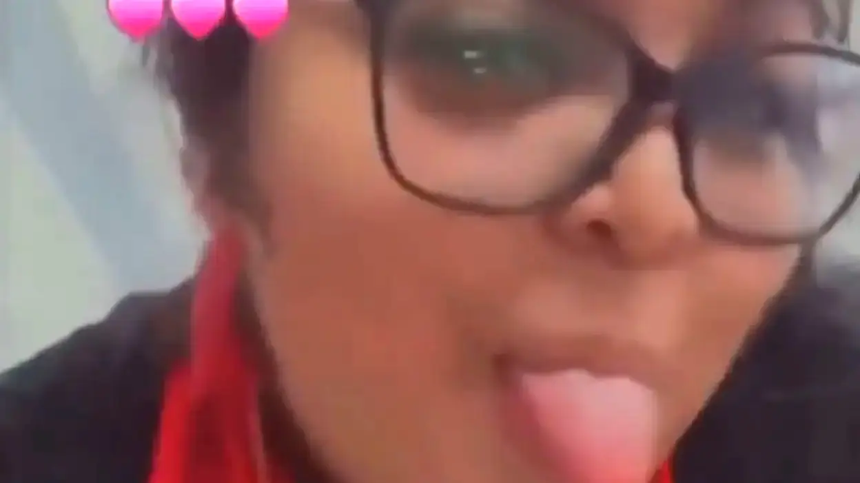 Texas: Female Elementary School Teacher Films Nudie Sex Video Inside Classroom