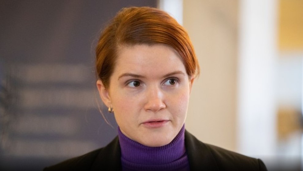 Female from Zelensky’s Party Posts Theory That the Ukraine Military is Planning a Coup and Surrender