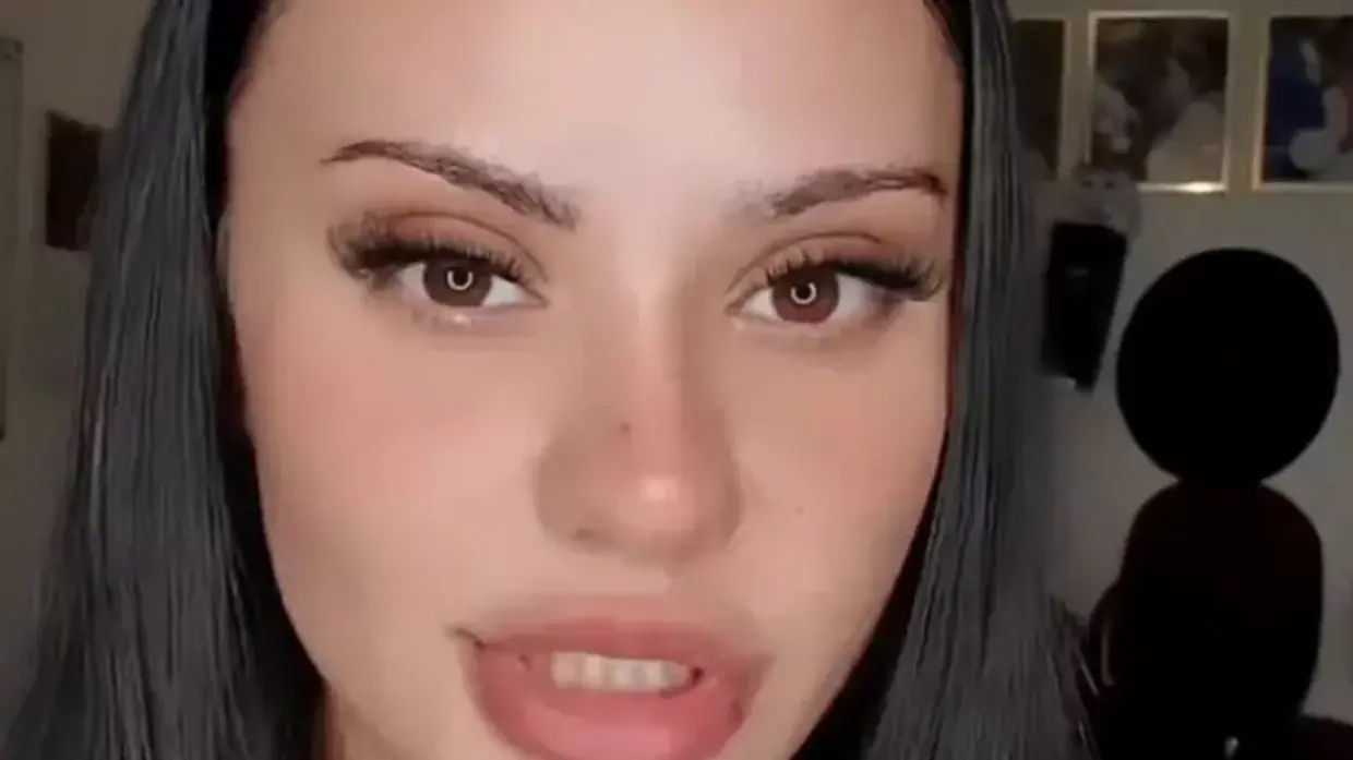 UK: Female Prison Guard Threatened with Life in Prison for Sex with Inmate