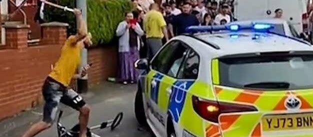 UK: Gypsies Riot After Social Workers Kidnap Kids from Family