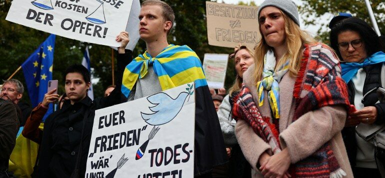 Germany: Tens of Thousands of Leftists Protest Against Arming the Ukraine, Demand Peace Talks