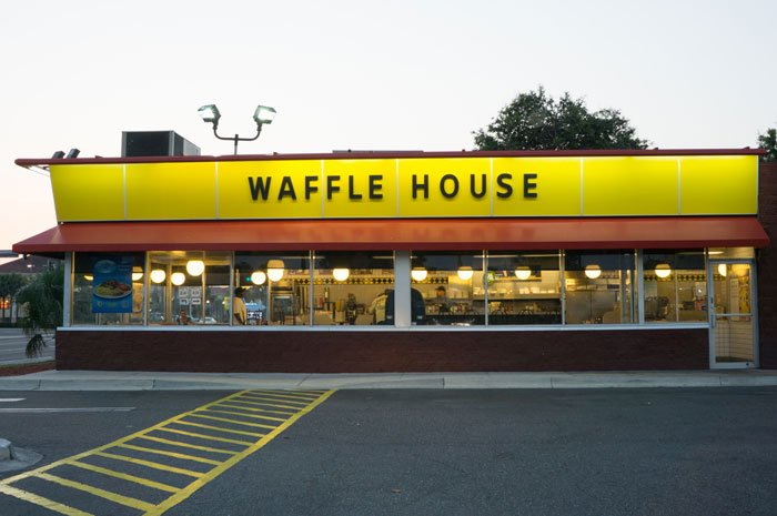 Denny’s Continues Collapse as Waffle House Rises
